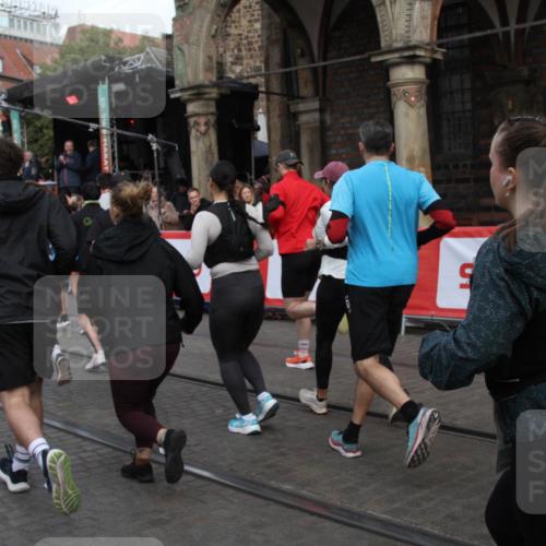 05.10.2025 - 20. swb-Marathon Bremen Yannick Fuchs http://msf.ph/oto/9319221 05.10.2025 11:34:58 Ziel  meine-sportfotos.de