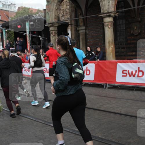 05.10.2025 - 20. swb-Marathon Bremen Yannick Fuchs http://msf.ph/oto/9319222 05.10.2025 11:34:58 Ziel  meine-sportfotos.de