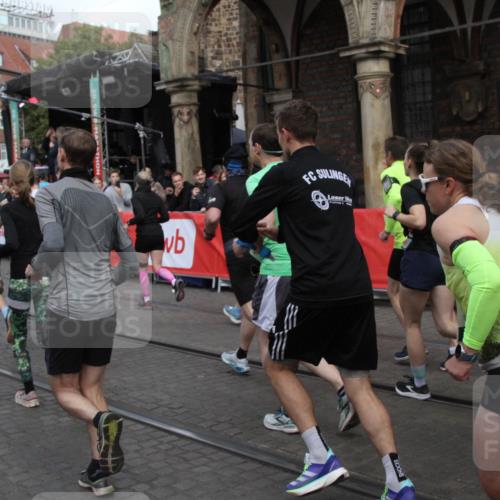 05.10.2025 - 20. swb-Marathon Bremen Yannick Fuchs http://msf.ph/oto/9319228 05.10.2025 11:35:00 Ziel  meine-sportfotos.de