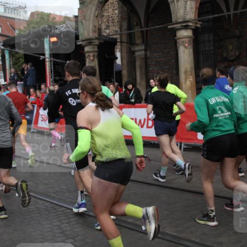 05.10.2025 - 20. swb-Marathon Bremen Yannick Fuchs http://msf.ph/oto/9319229 05.10.2025 11:35:01 Ziel  meine-sportfotos.de