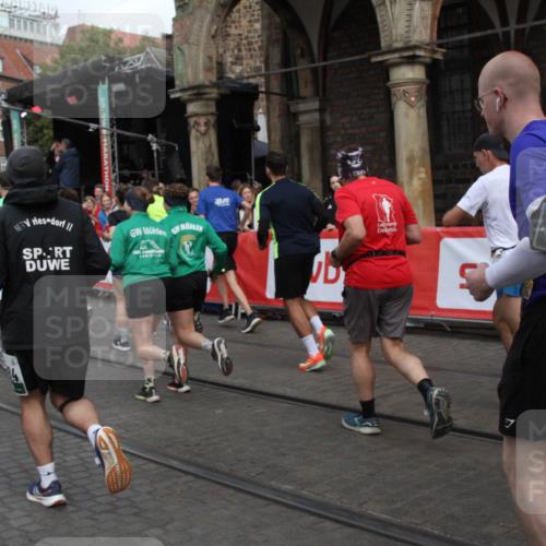 05.10.2025 - 20. swb-Marathon Bremen Yannick Fuchs http://msf.ph/oto/9319232 05.10.2025 11:35:02 Ziel  meine-sportfotos.de