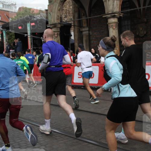 05.10.2025 - 20. swb-Marathon Bremen Yannick Fuchs http://msf.ph/oto/9319234 05.10.2025 11:35:02 Ziel  meine-sportfotos.de