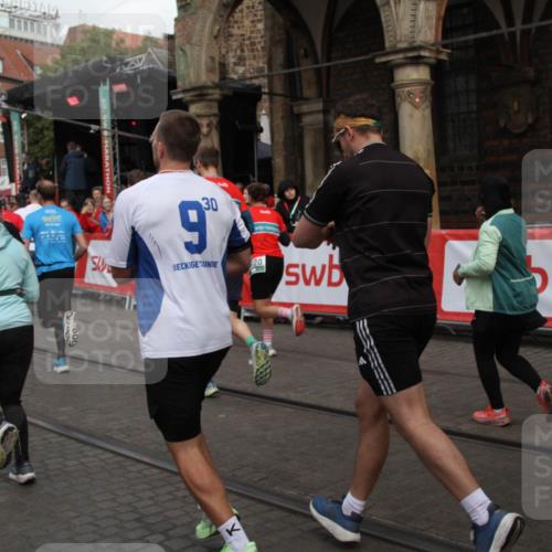 05.10.2025 - 20. swb-Marathon Bremen Yannick Fuchs http://msf.ph/oto/9319239 05.10.2025 11:35:04 Ziel  meine-sportfotos.de