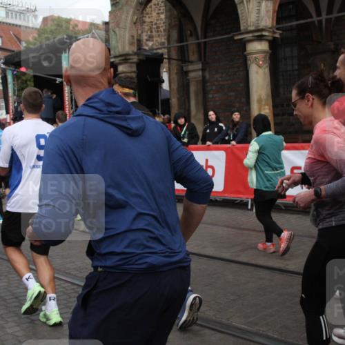 05.10.2025 - 20. swb-Marathon Bremen Yannick Fuchs http://msf.ph/oto/9319240 05.10.2025 11:35:05 Ziel  meine-sportfotos.de