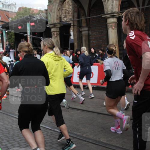 05.10.2025 - 20. swb-Marathon Bremen Yannick Fuchs http://msf.ph/oto/9319244 05.10.2025 11:35:07 Ziel  meine-sportfotos.de