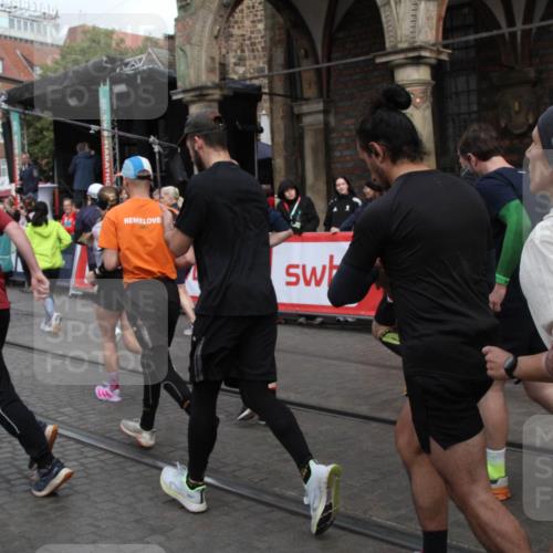 05.10.2025 - 20. swb-Marathon Bremen Yannick Fuchs http://msf.ph/oto/9319246 05.10.2025 11:35:08 Ziel  meine-sportfotos.de