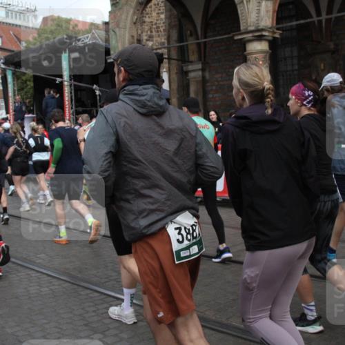 05.10.2025 - 20. swb-Marathon Bremen Yannick Fuchs http://msf.ph/oto/9319249 05.10.2025 11:35:10 Ziel  meine-sportfotos.de