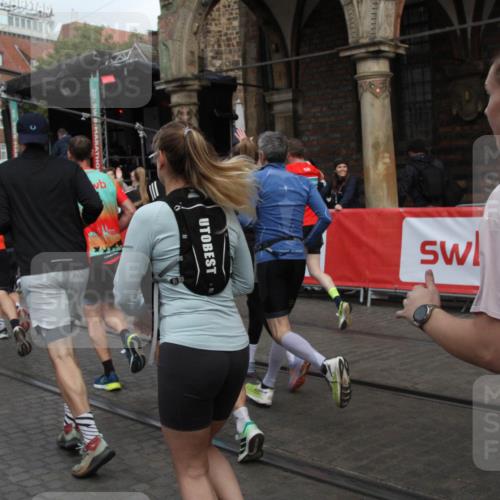 05.10.2025 - 20. swb-Marathon Bremen Yannick Fuchs http://msf.ph/oto/9319254 05.10.2025 11:35:12 Ziel  meine-sportfotos.de