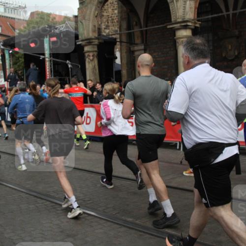 05.10.2025 - 20. swb-Marathon Bremen Yannick Fuchs http://msf.ph/oto/9319257 05.10.2025 11:35:13 Ziel  meine-sportfotos.de