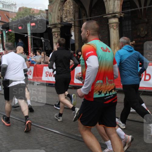 05.10.2025 - 20. swb-Marathon Bremen Yannick Fuchs http://msf.ph/oto/9319260 05.10.2025 11:35:14 Ziel  meine-sportfotos.de