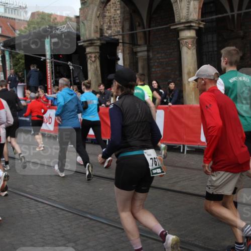 05.10.2025 - 20. swb-Marathon Bremen Yannick Fuchs http://msf.ph/oto/9319262 05.10.2025 11:35:15 Ziel  meine-sportfotos.de