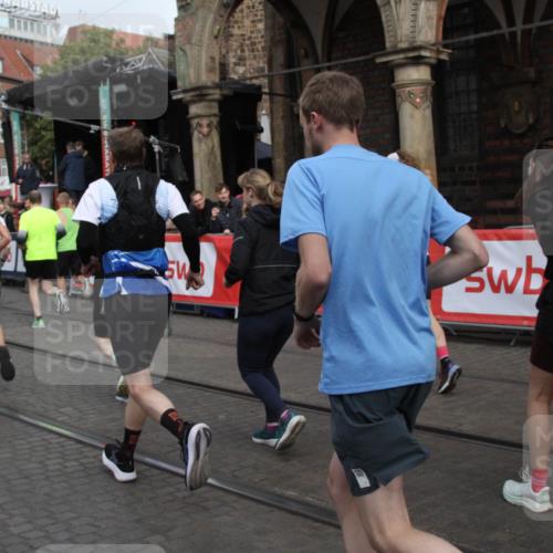 05.10.2025 - 20. swb-Marathon Bremen Yannick Fuchs http://msf.ph/oto/9319268 05.10.2025 11:35:18 Ziel  meine-sportfotos.de