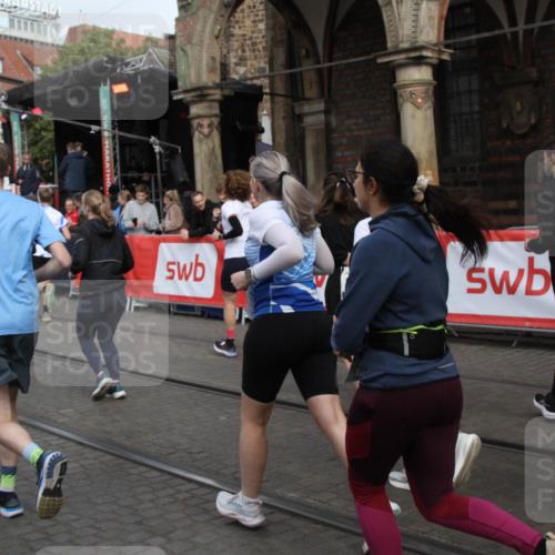 05.10.2025 - 20. swb-Marathon Bremen Yannick Fuchs http://msf.ph/oto/9319270 05.10.2025 11:35:19 Ziel  meine-sportfotos.de