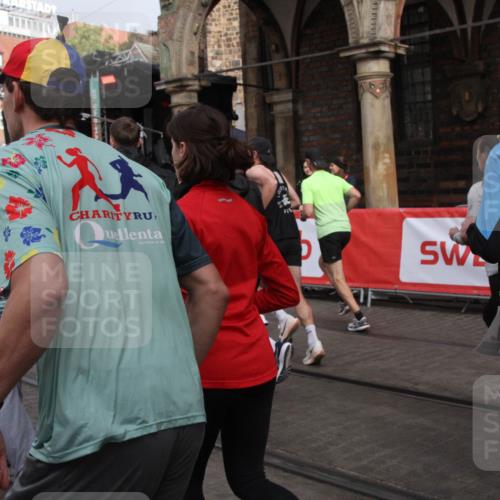 05.10.2025 - 20. swb-Marathon Bremen Yannick Fuchs http://msf.ph/oto/9319277 05.10.2025 11:35:23 Ziel  meine-sportfotos.de