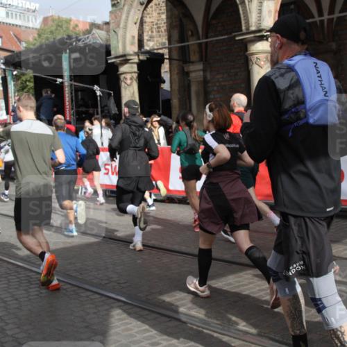 05.10.2025 - 20. swb-Marathon Bremen Yannick Fuchs http://msf.ph/oto/9319280 05.10.2025 11:35:25 Ziel  meine-sportfotos.de