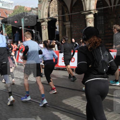 05.10.2025 - 20. swb-Marathon Bremen Yannick Fuchs http://msf.ph/oto/9319283 05.10.2025 11:35:26 Ziel  meine-sportfotos.de