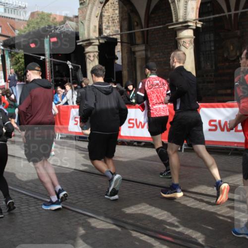 05.10.2025 - 20. swb-Marathon Bremen Yannick Fuchs http://msf.ph/oto/9319286 05.10.2025 11:35:28 Ziel  meine-sportfotos.de