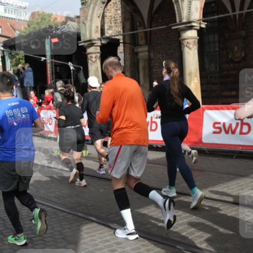 05.10.2025 - 20. swb-Marathon Bremen Yannick Fuchs http://msf.ph/oto/9319295 05.10.2025 11:35:32 Ziel  meine-sportfotos.de