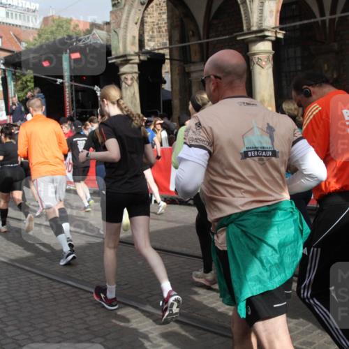 05.10.2025 - 20. swb-Marathon Bremen Yannick Fuchs http://msf.ph/oto/9319297 05.10.2025 11:35:33 Ziel  meine-sportfotos.de