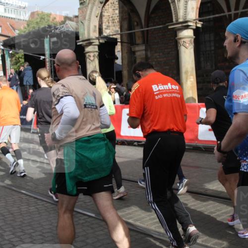 05.10.2025 - 20. swb-Marathon Bremen Yannick Fuchs http://msf.ph/oto/9319298 05.10.2025 11:35:33 Ziel  meine-sportfotos.de