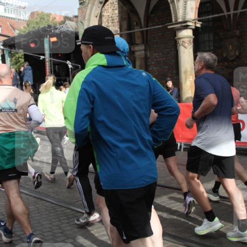 05.10.2025 - 20. swb-Marathon Bremen Yannick Fuchs http://msf.ph/oto/9319299 05.10.2025 11:35:34 Ziel  meine-sportfotos.de