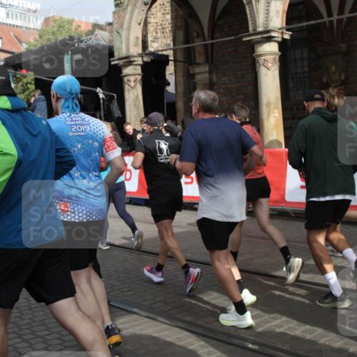 05.10.2025 - 20. swb-Marathon Bremen Yannick Fuchs http://msf.ph/oto/9319300 05.10.2025 11:35:34 Ziel  meine-sportfotos.de