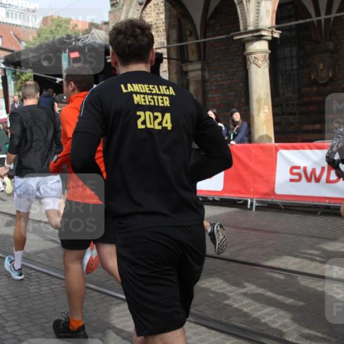 05.10.2025 - 20. swb-Marathon Bremen Yannick Fuchs http://msf.ph/oto/9319304 05.10.2025 11:35:37 Ziel  meine-sportfotos.de