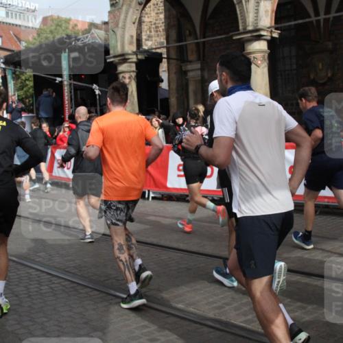 05.10.2025 - 20. swb-Marathon Bremen Yannick Fuchs http://msf.ph/oto/9319306 05.10.2025 11:35:38 Ziel  meine-sportfotos.de