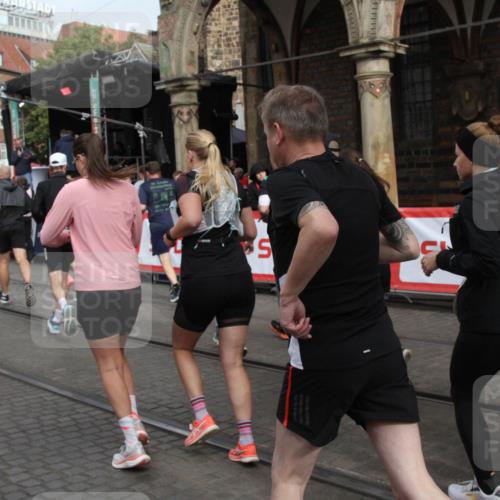 05.10.2025 - 20. swb-Marathon Bremen Yannick Fuchs http://msf.ph/oto/9319310 05.10.2025 11:35:39 Ziel  meine-sportfotos.de