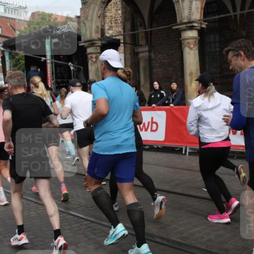 05.10.2025 - 20. swb-Marathon Bremen Yannick Fuchs http://msf.ph/oto/9319312 05.10.2025 11:35:40 Ziel  meine-sportfotos.de