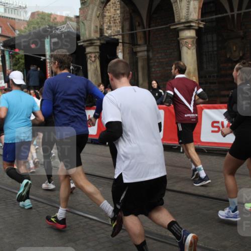 05.10.2025 - 20. swb-Marathon Bremen Yannick Fuchs http://msf.ph/oto/9319314 05.10.2025 11:35:40 Ziel  meine-sportfotos.de