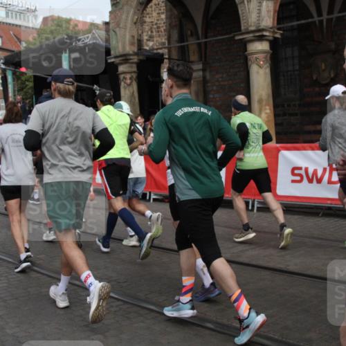 05.10.2025 - 20. swb-Marathon Bremen Yannick Fuchs http://msf.ph/oto/9319319 05.10.2025 11:35:42 Ziel  meine-sportfotos.de