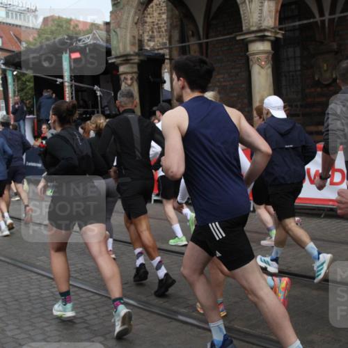 05.10.2025 - 20. swb-Marathon Bremen Yannick Fuchs http://msf.ph/oto/9319325 05.10.2025 11:35:45 Ziel  meine-sportfotos.de