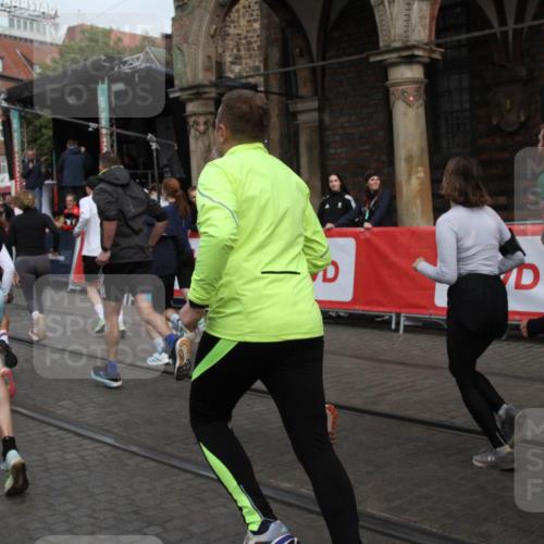 05.10.2025 - 20. swb-Marathon Bremen Yannick Fuchs http://msf.ph/oto/9319328 05.10.2025 11:35:46 Ziel  meine-sportfotos.de