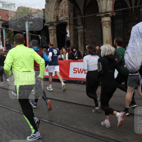 05.10.2025 - 20. swb-Marathon Bremen Yannick Fuchs http://msf.ph/oto/9319329 05.10.2025 11:35:46 Ziel  meine-sportfotos.de
