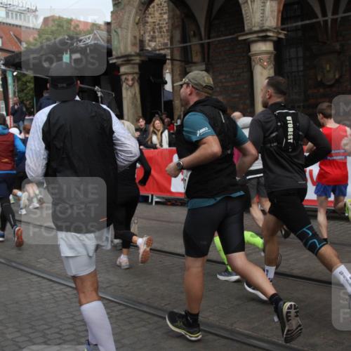 05.10.2025 - 20. swb-Marathon Bremen Yannick Fuchs http://msf.ph/oto/9319331 05.10.2025 11:35:47 Ziel  meine-sportfotos.de