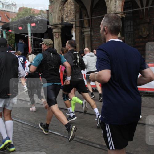 05.10.2025 - 20. swb-Marathon Bremen Yannick Fuchs http://msf.ph/oto/9319332 05.10.2025 11:35:47 Ziel  meine-sportfotos.de