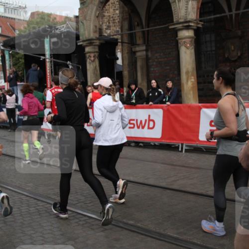 05.10.2025 - 20. swb-Marathon Bremen Yannick Fuchs http://msf.ph/oto/9319335 05.10.2025 11:35:48 Ziel  meine-sportfotos.de