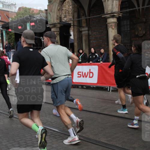 05.10.2025 - 20. swb-Marathon Bremen Yannick Fuchs http://msf.ph/oto/9319337 05.10.2025 11:35:49 Ziel  meine-sportfotos.de