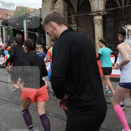 05.10.2025 - 20. swb-Marathon Bremen Yannick Fuchs http://msf.ph/oto/9319343 05.10.2025 11:35:52 Ziel  meine-sportfotos.de