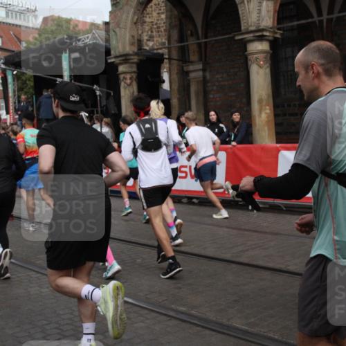05.10.2025 - 20. swb-Marathon Bremen Yannick Fuchs http://msf.ph/oto/9319345 05.10.2025 11:35:53 Ziel  meine-sportfotos.de