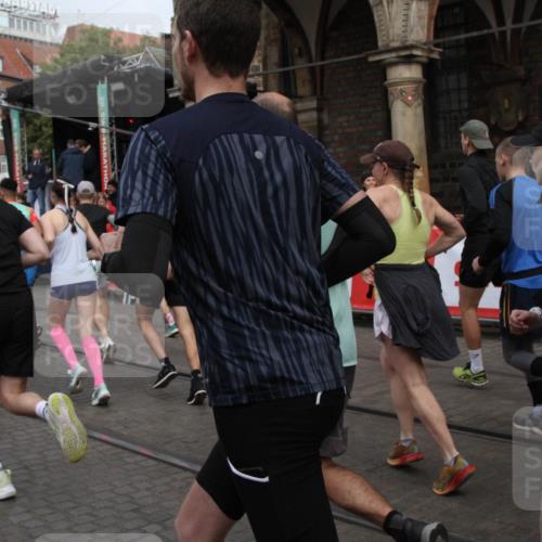 05.10.2025 - 20. swb-Marathon Bremen Yannick Fuchs http://msf.ph/oto/9319346 05.10.2025 11:35:53 Ziel  meine-sportfotos.de