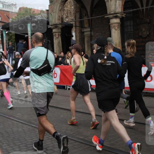 05.10.2025 - 20. swb-Marathon Bremen Yannick Fuchs http://msf.ph/oto/9319347 05.10.2025 11:35:54 Ziel  meine-sportfotos.de