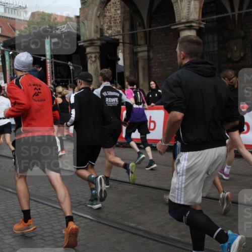 05.10.2025 - 20. swb-Marathon Bremen Yannick Fuchs http://msf.ph/oto/9319354 05.10.2025 11:35:56 Ziel  meine-sportfotos.de