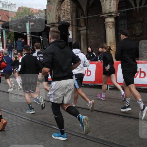 05.10.2025 - 20. swb-Marathon Bremen Yannick Fuchs http://msf.ph/oto/9319355 05.10.2025 11:35:57 Ziel  meine-sportfotos.de
