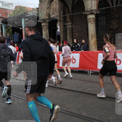 05.10.2025 - 20. swb-Marathon Bremen Yannick Fuchs http://msf.ph/oto/9319366 05.10.2025 11:36:01 Ziel  meine-sportfotos.de