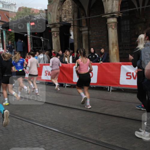 05.10.2025 - 20. swb-Marathon Bremen Yannick Fuchs http://msf.ph/oto/9319368 05.10.2025 11:36:01 Ziel  meine-sportfotos.de