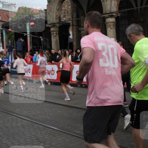 05.10.2025 - 20. swb-Marathon Bremen Yannick Fuchs http://msf.ph/oto/9319369 05.10.2025 11:36:02 Ziel  meine-sportfotos.de
