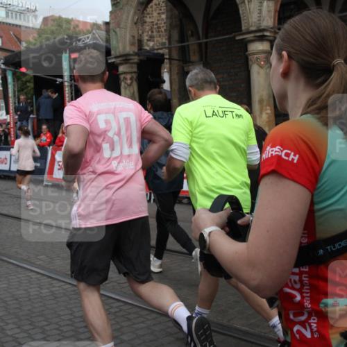 05.10.2025 - 20. swb-Marathon Bremen Yannick Fuchs http://msf.ph/oto/9319370 05.10.2025 11:36:02 Ziel  meine-sportfotos.de