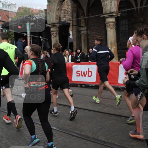 05.10.2025 - 20. swb-Marathon Bremen Yannick Fuchs http://msf.ph/oto/9319373 05.10.2025 11:36:04 Ziel  meine-sportfotos.de